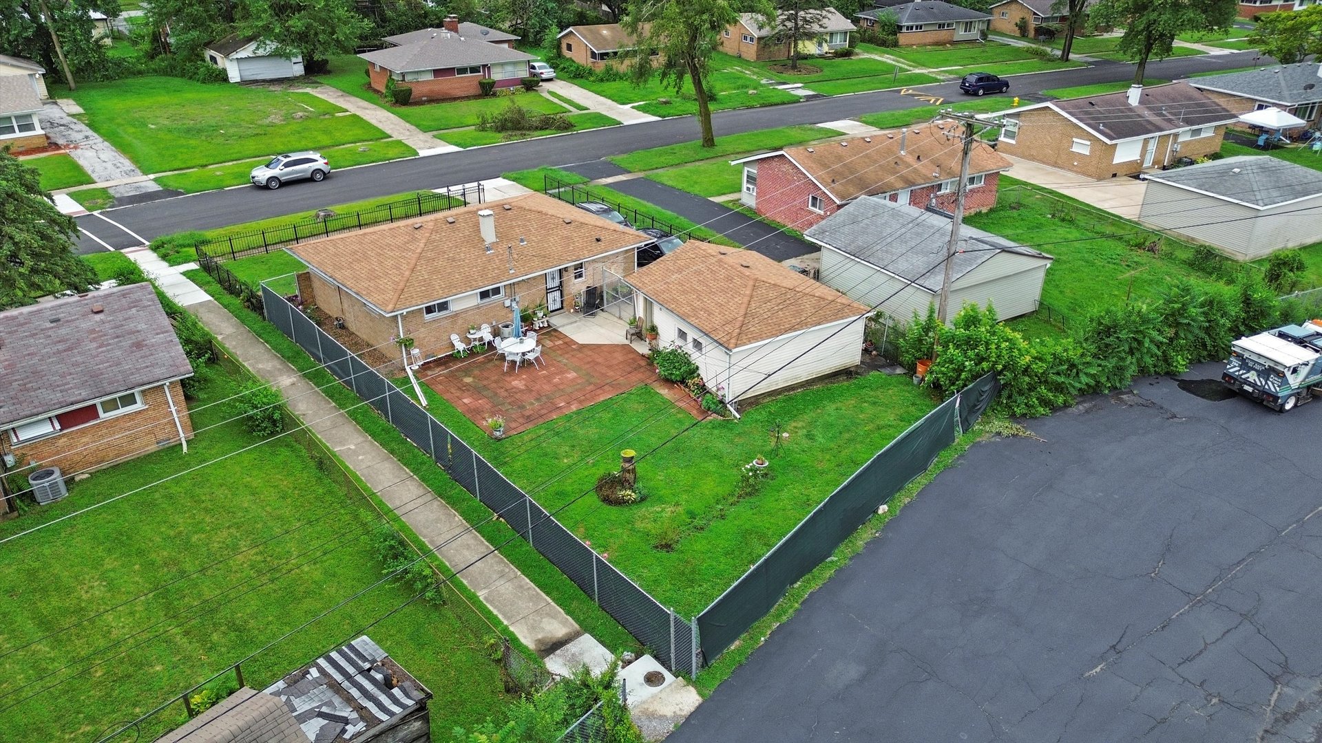 3048 Sherwood Avenue