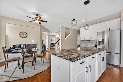 Tiny photo for 1823 Kings Gate Lane, Crystal Lake, IL 60014 (MLS # 12590711)