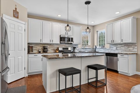 Tiny photo for 1823 Kings Gate Lane, Crystal Lake, IL 60014 (MLS # 12590711)