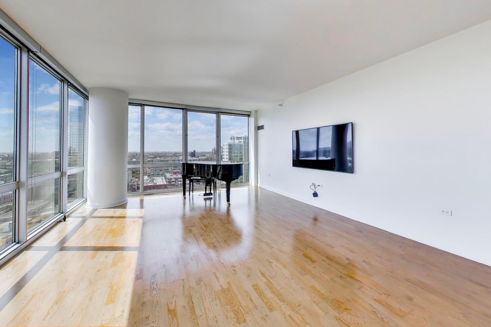 1629 S Prairie Avenue 1806