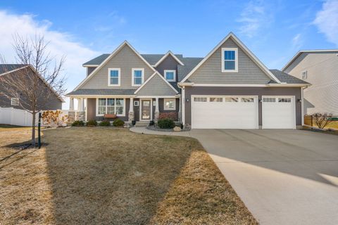 Photo of 4697 Mason Run, Bettendorf, IA 52722 (MLS # 12566072)