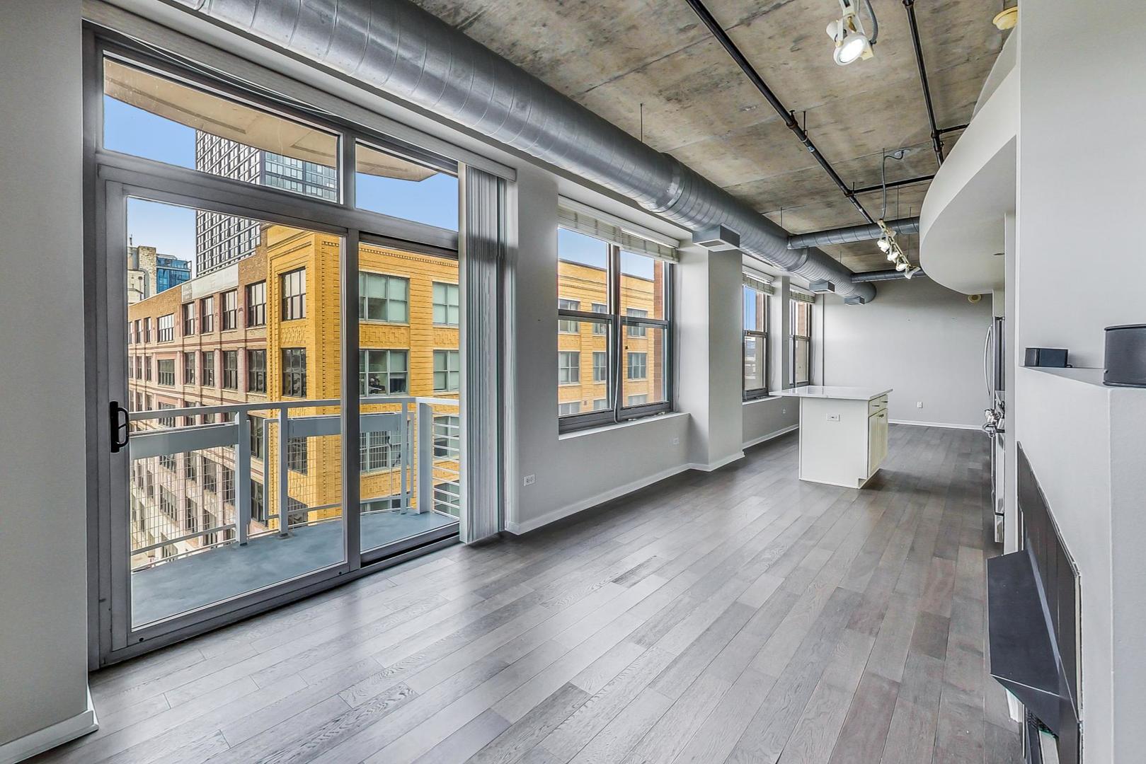 933 W Van Buren Street 616