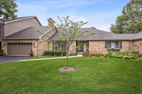 Photo of 126 Castle Rock Lane, Bloomingdale, IL 60108 (MLS # 12720757)