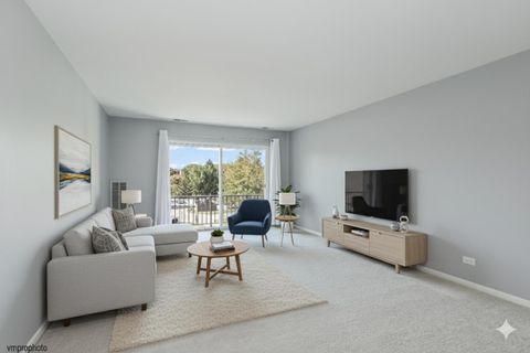 Tiny photo for 945 E Kenilworth Avenue #318, Palatine, IL 60074 (MLS # 12477619)