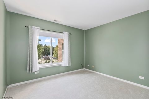 Tiny photo for 945 E Kenilworth Avenue #318, Palatine, IL 60074 (MLS # 12477619)