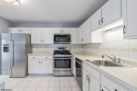 Tiny photo for 945 E Kenilworth Avenue #318, Palatine, IL 60074 (MLS # 12477619)