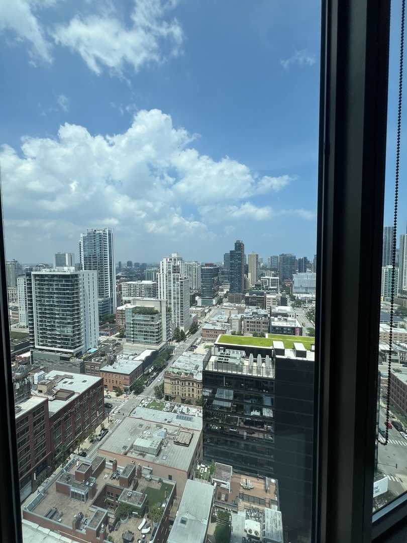 400 N LaSalle Drive 2910