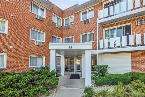 Tiny photo for 25 E Palatine Road #303, Arlington Heights, IL 60004 (MLS # 12506906)