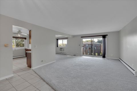 Tiny photo for 25 E Palatine Road #303, Arlington Heights, IL 60004 (MLS # 12506906)