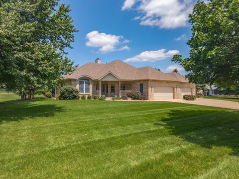 Tiny photo for 581 Fairway Drive, El Paso, IL 61738 (MLS # 12693883)