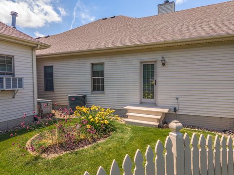 Tiny photo for 581 Fairway Drive, El Paso, IL 61738 (MLS # 12693883)