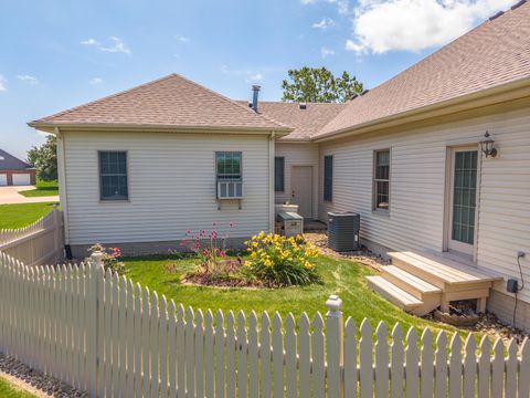 Tiny photo for 581 Fairway Drive, El Paso, IL 61738 (MLS # 12693883)