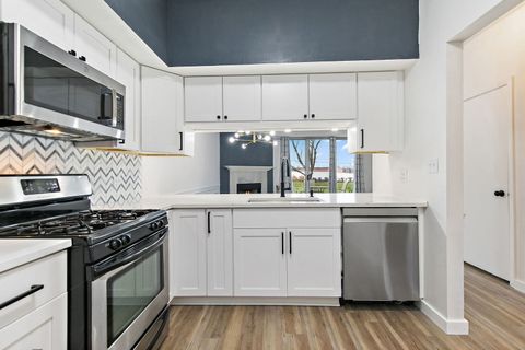 Tiny photo for 1113 Regency Court, Schaumburg, IL 60193 (MLS # 12521533)