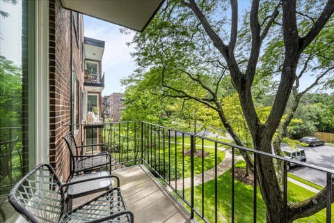 Tiny photo for 1350 N Western Avenue #205, Lake Forest, IL 60045 (MLS # 12740925)