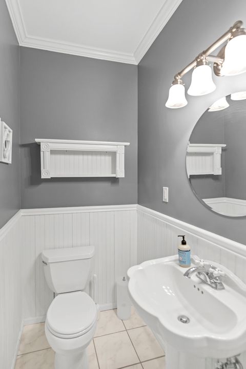 Tiny photo for 605 N 3rd Avenue, St. Charles, IL 60174 (MLS # 12562039)