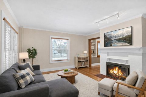 Tiny photo for 605 N 3rd Avenue, St. Charles, IL 60174 (MLS # 12562039)