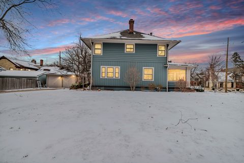 Tiny photo for 605 N 3rd Avenue, St. Charles, IL 60174 (MLS # 12562039)