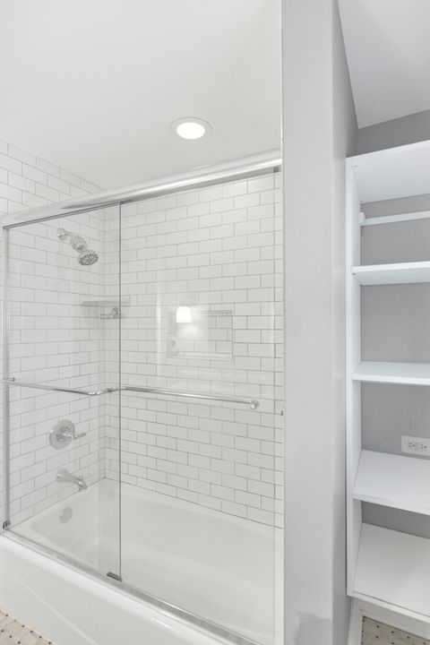 Tiny photo for 605 N 3rd Avenue, St. Charles, IL 60174 (MLS # 12562039)