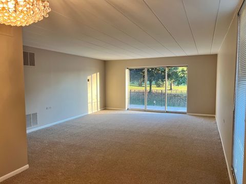 Tiny photo for 5300 Walnut Avenue #12B, Downers Grove, IL 60515 (MLS # 12501888)