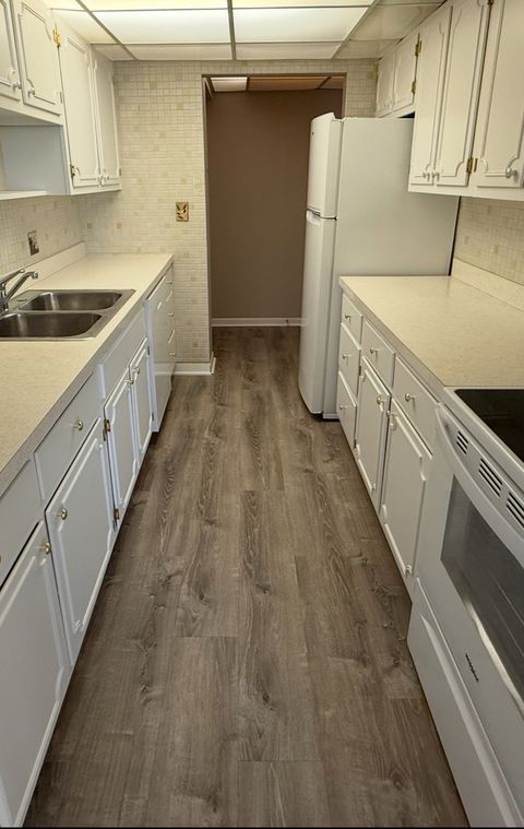 Tiny photo for 5300 Walnut Avenue #12B, Downers Grove, IL 60515 (MLS # 12501888)