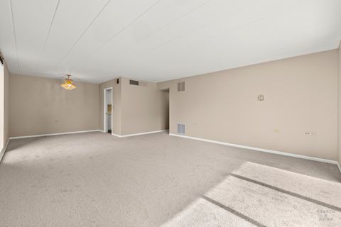 Tiny photo for 5300 Walnut Avenue #12B, Downers Grove, IL 60515 (MLS # 12501888)
