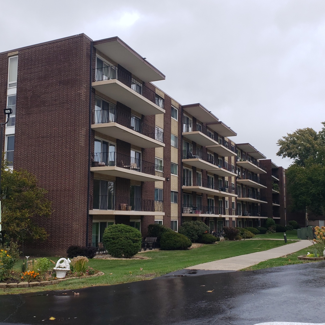 5300 Walnut Avenue 12B
