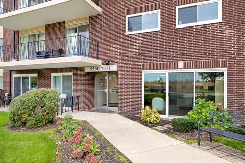 5300 Walnut Avenue 12B Downers Grove IL 60515