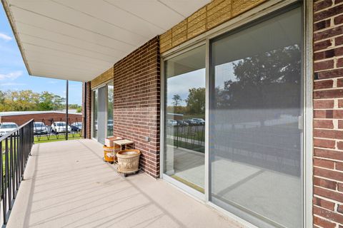Tiny photo for 5300 Walnut Avenue #12B, Downers Grove, IL 60515 (MLS # 12501888)