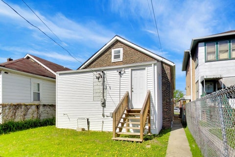 Tiny photo for 9549 S Calumet Avenue, Chicago, IL 60628 (MLS # 12753510)