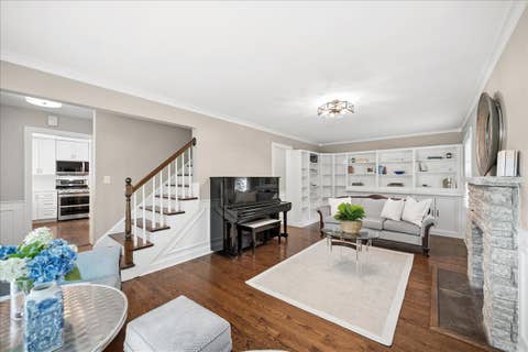 Tiny photo for 586 Earl Drive, Northfield, IL 60093 (MLS # 12692423)