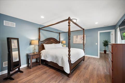 Tiny photo for 586 Earl Drive, Northfield, IL 60093 (MLS # 12692423)