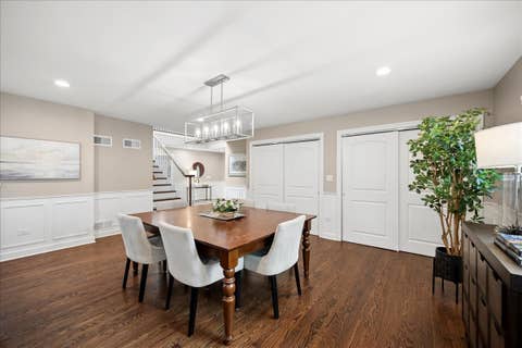 Tiny photo for 586 Earl Drive, Northfield, IL 60093 (MLS # 12692423)
