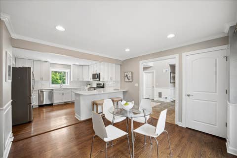 Tiny photo for 586 Earl Drive, Northfield, IL 60093 (MLS # 12692423)