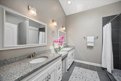 Tiny photo for 586 Earl Drive, Northfield, IL 60093 (MLS # 12692423)