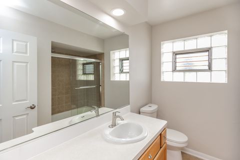 Tiny photo for 4926 N Lester Avenue #1W, Chicago, IL 60630 (MLS # 12487958)