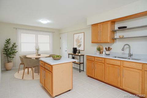 Tiny photo for 4926 N Lester Avenue #1W, Chicago, IL 60630 (MLS # 12487958)