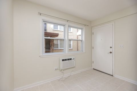 Tiny photo for 4926 N Lester Avenue #1W, Chicago, IL 60630 (MLS # 12487958)