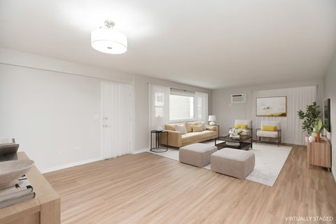 Tiny photo for 4926 N Lester Avenue #1W, Chicago, IL 60630 (MLS # 12487958)