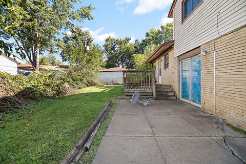 Tiny photo for 176 N Floyd Lane, Chicago Heights, IL 60411 (MLS # 12493647)