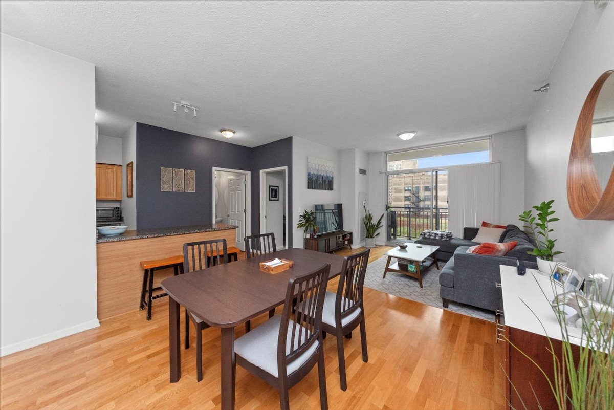 1134 W Granville Avenue 618