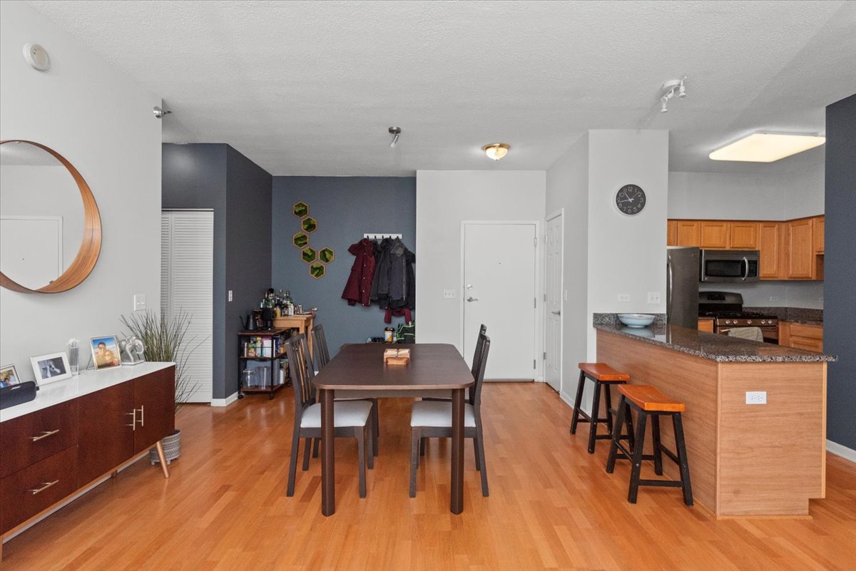 1134 W Granville Avenue 618