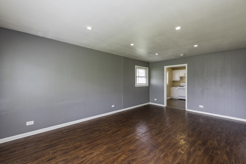 1724 Lyons Court