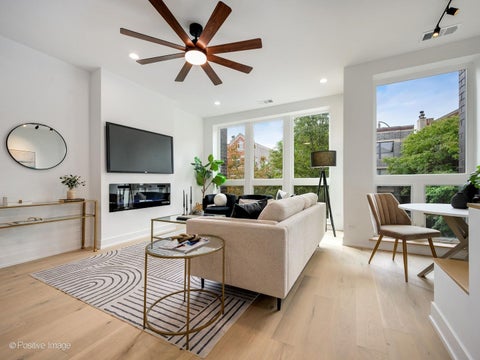 Tiny photo for 2847 N Damen Avenue #2, Chicago, IL 60618 (MLS # 12760370)