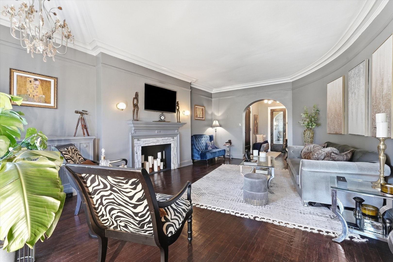 6844 S South Shore Drive 3