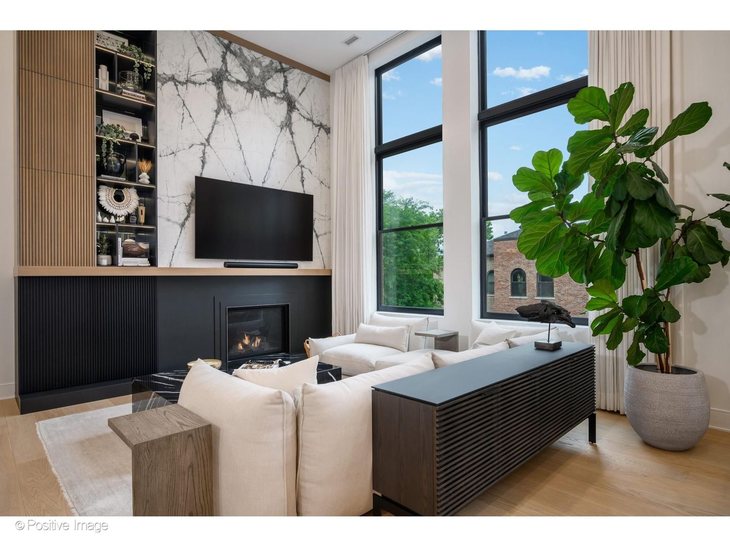 1660 N Hudson Avenue 3D