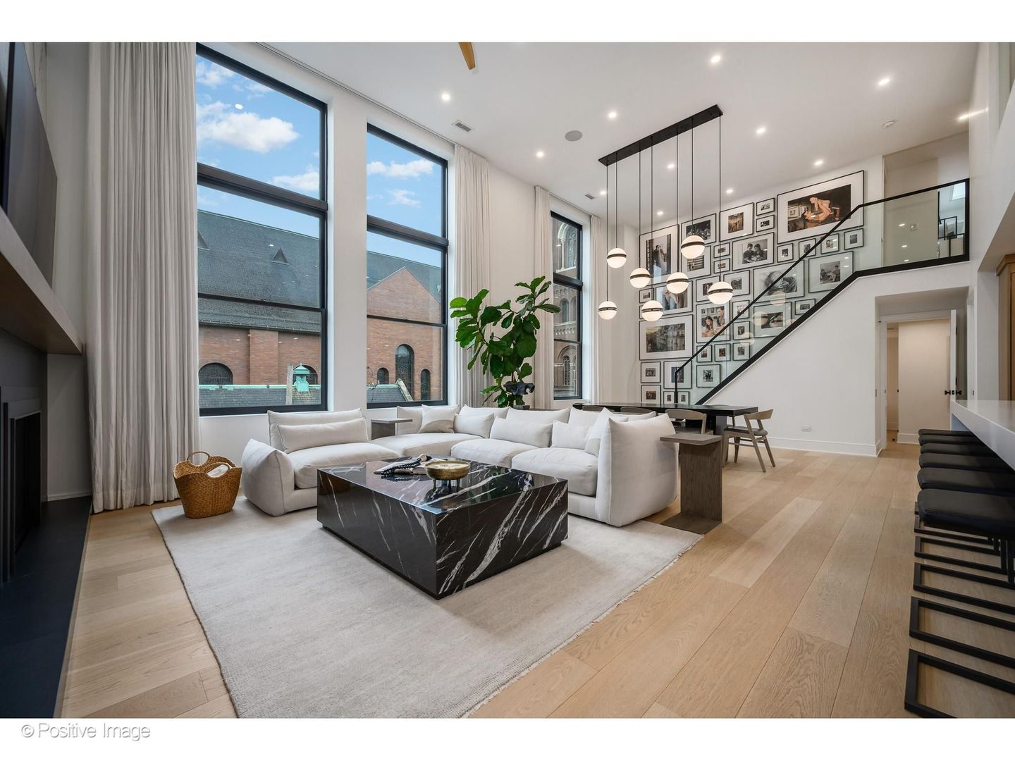 1660 N Hudson Avenue 3D