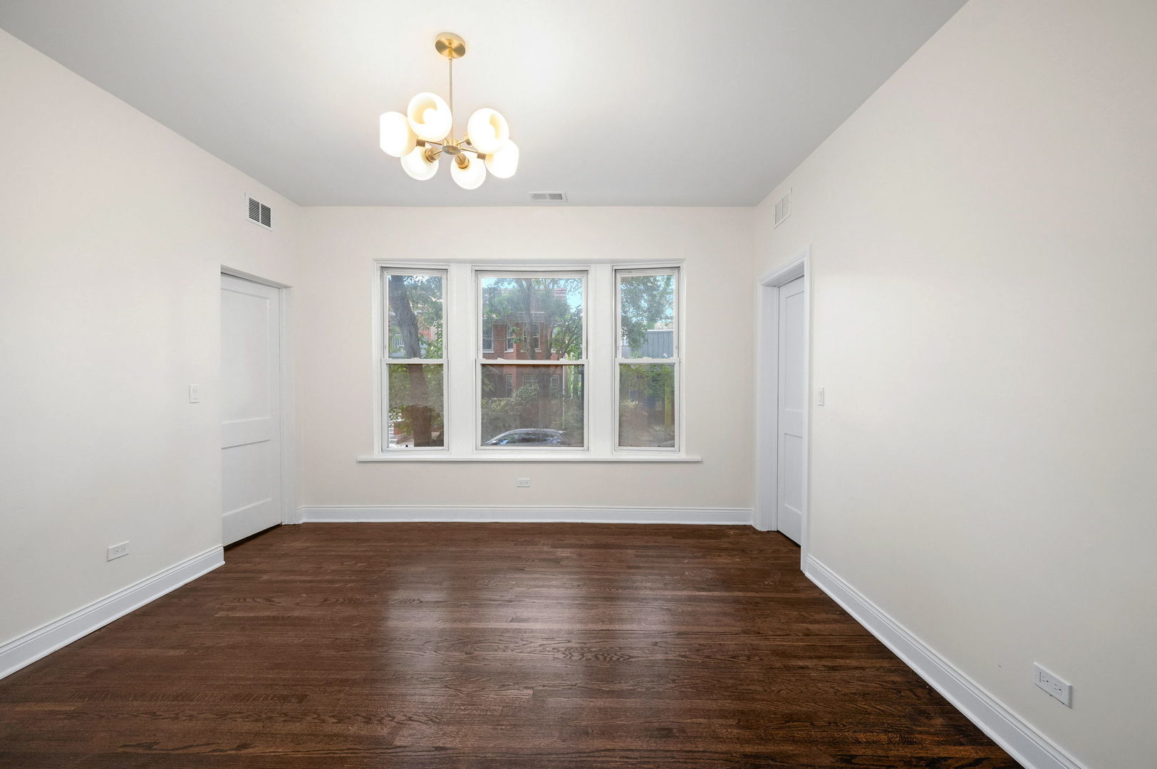 1338 W Hollywood Avenue 1