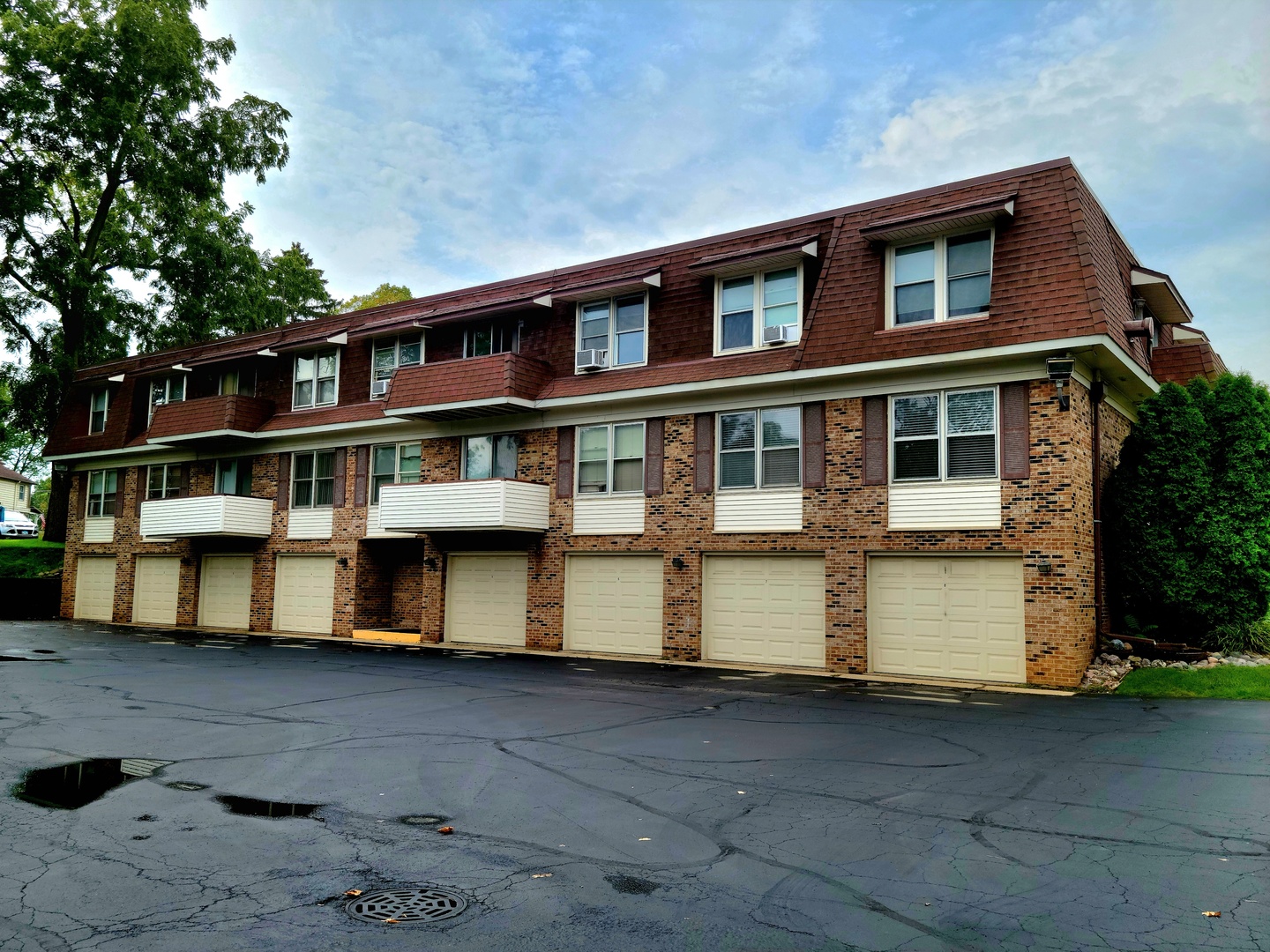 Libertyville, Illinois 60048, United States, 1 Bedroom Bedrooms, ,1 BathroomBathrooms,Residential,Active,233942