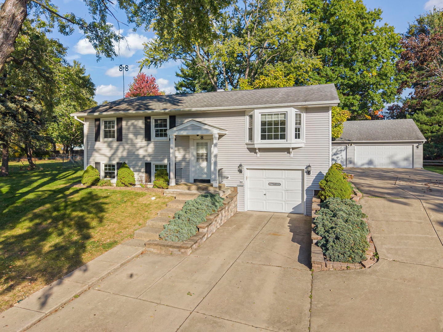 8 Westleigh Court