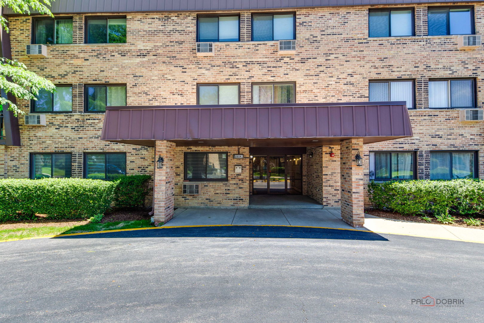 2604 N Windsor Drive 204